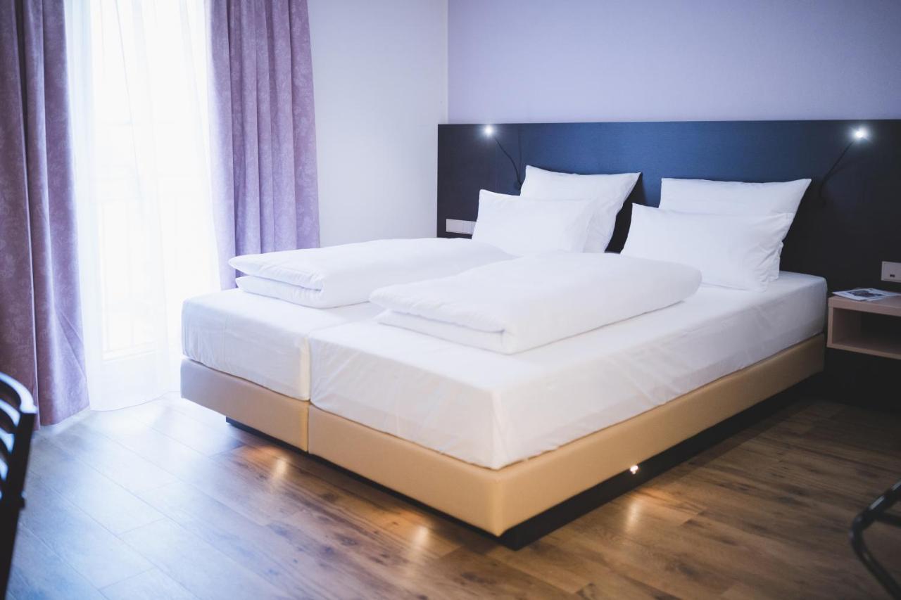 Hotel U7 Metzingen  Kültér fotó