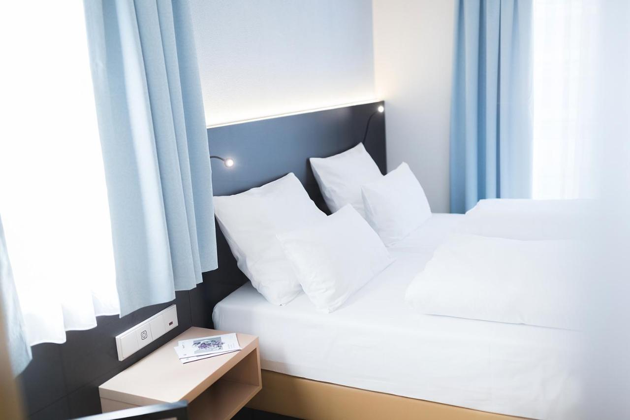 Hotel U7 Metzingen  Kültér fotó